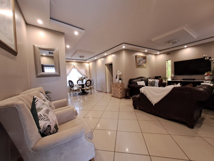 3 Bedroom Property for Sale in Rustenburg North North West